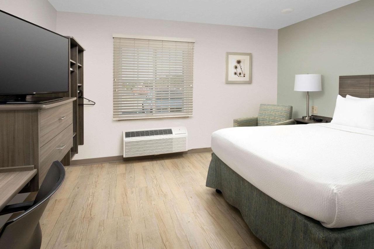 Woodspring Suites Broken Arrow